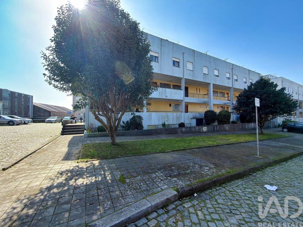 Apartment in Senhora da Hora - Image 2