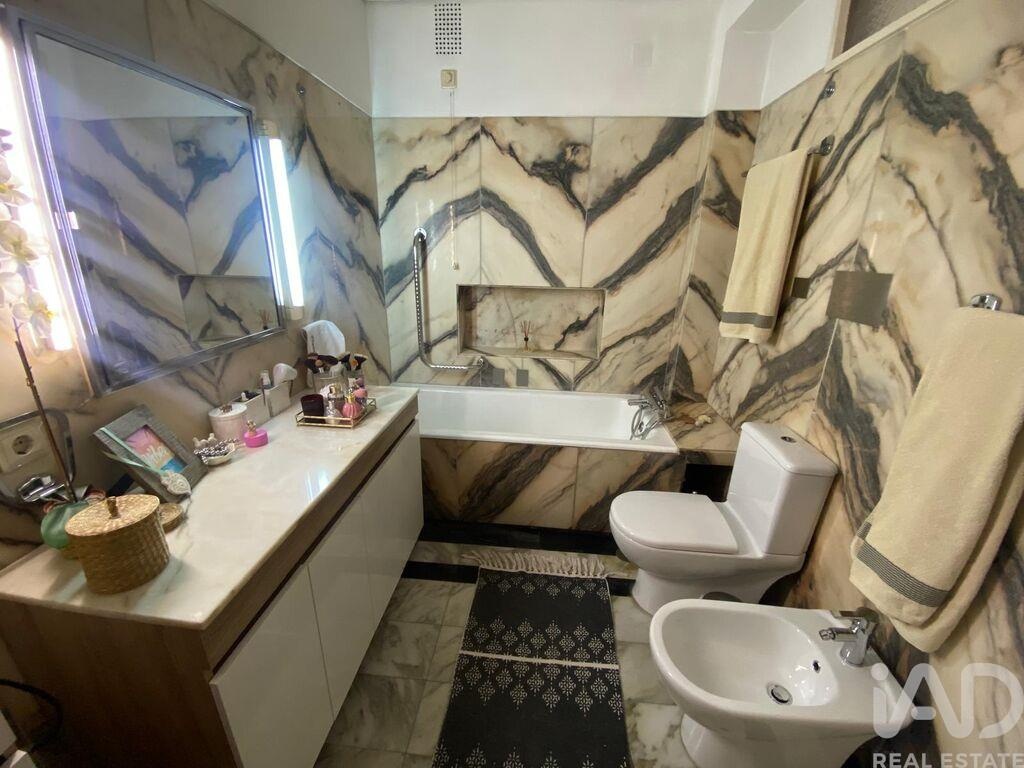 Apartment in Ramalde - Image 3