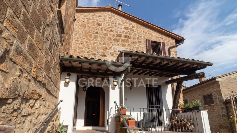 House in Orvieto - view 1