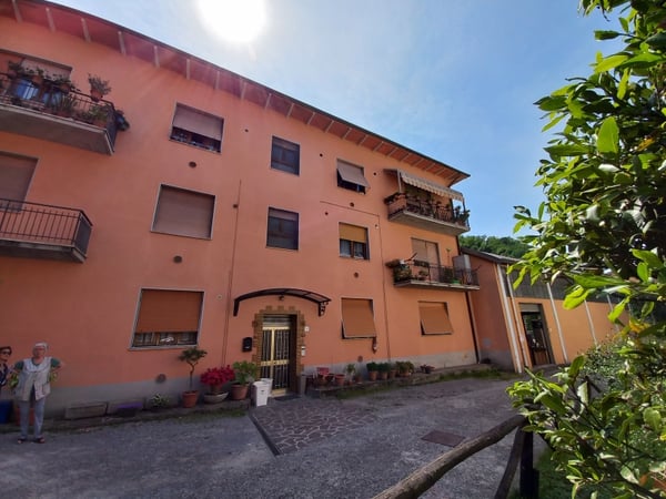House in Castelnuovo di Garfagnana - view 1