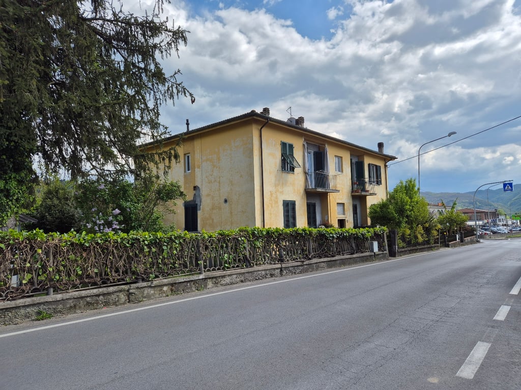 House in Pieve Fosciana - Image 2