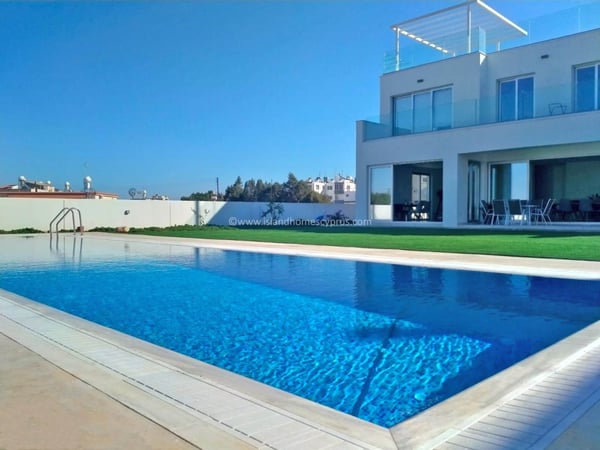 House in Paralimni - view 1