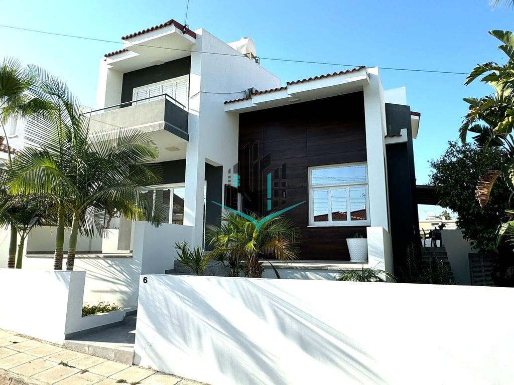 Villa in Pyla