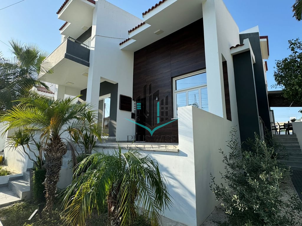 Villa in Pyla - Image 2