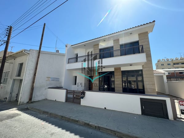 Villa in Agios Nikolaos - view 1