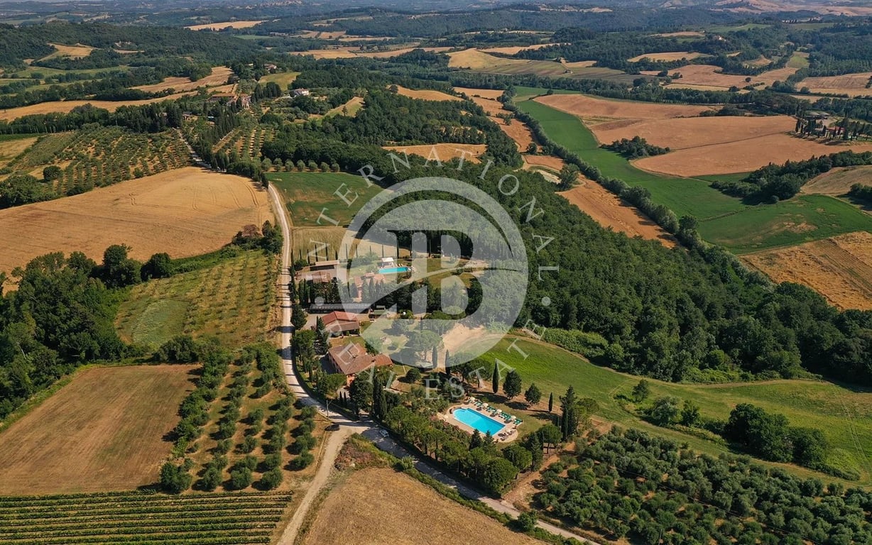 House in Montelopio - Image 2