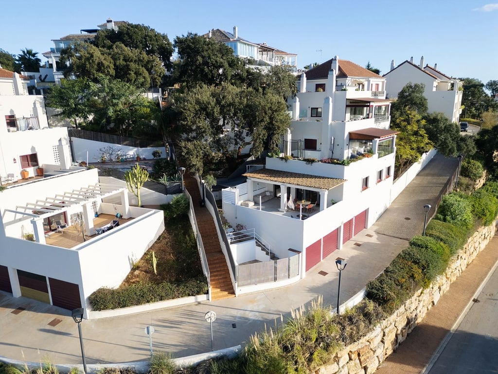 House in La Mairena - Image 3