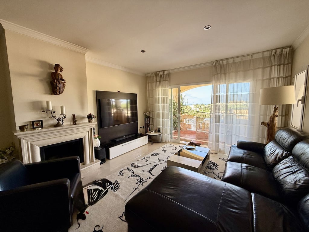 House in Elviria - Image 2