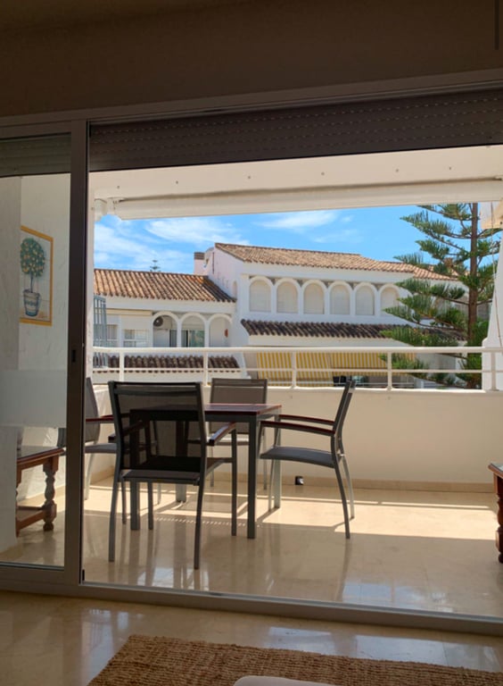 House in Marbella Del Este - Image 3