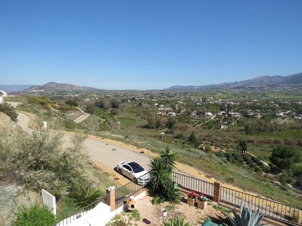 Villa in Alhaurin el Grande - view 1