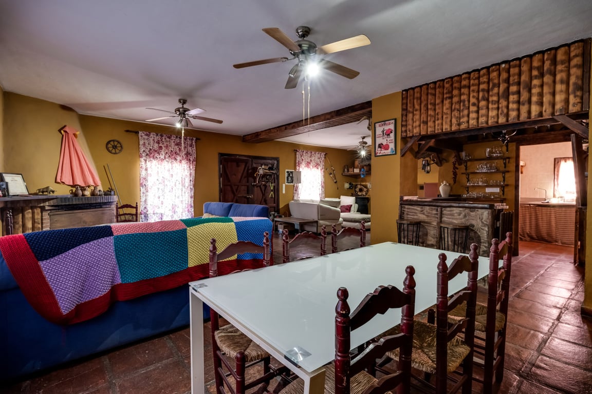 House in Monda - Image 2