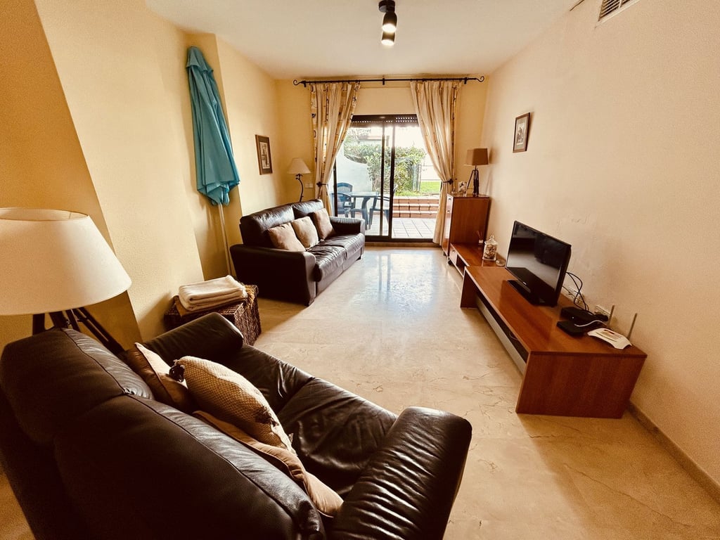 House in La Duquesa - Image 4