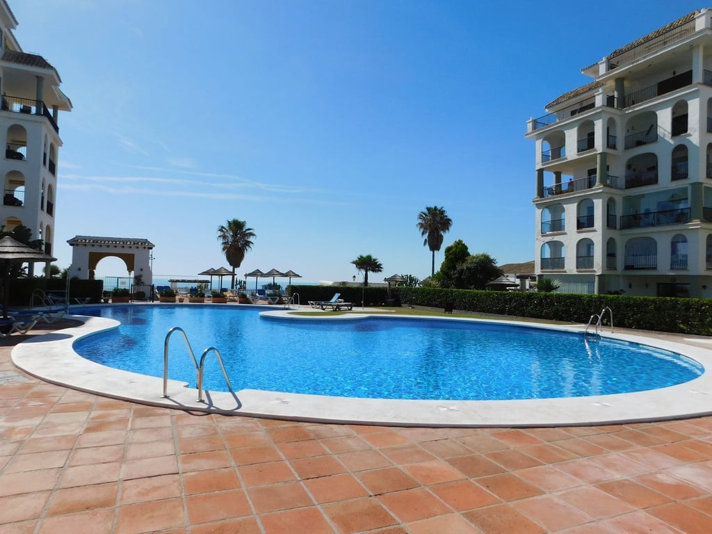 House in La Duquesa - Image 2