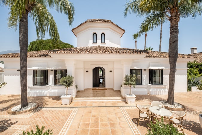 Villa in Marbella - view 1