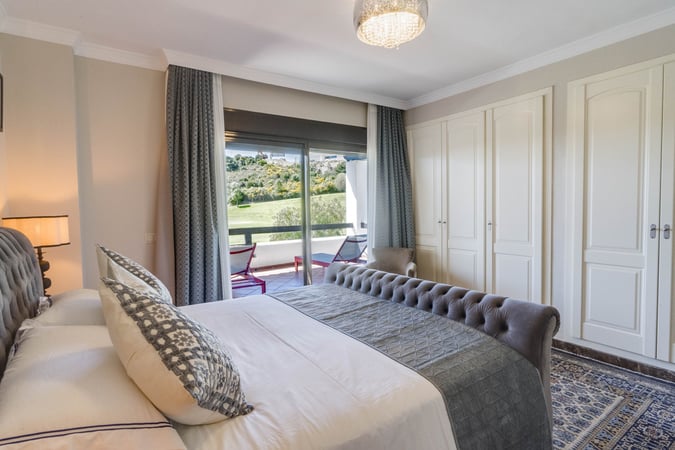 House in Estepona - view 1