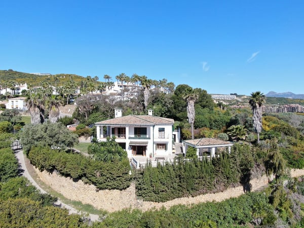 Villa in San Luis de Sabinillas - view 1