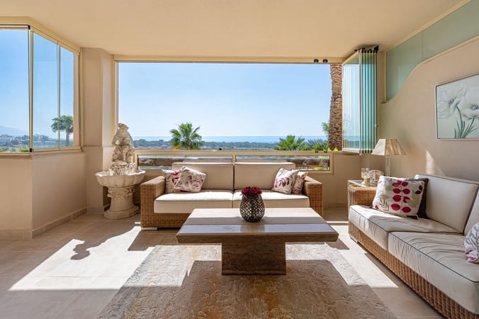 Apartment in El Paraiso - view 1