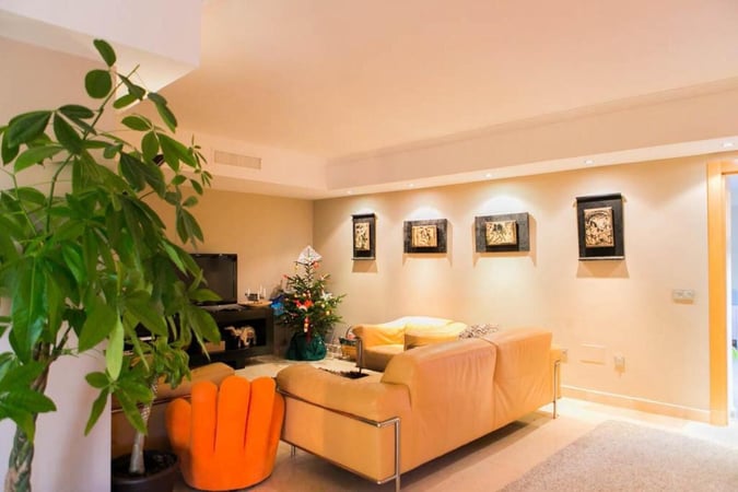 Apartment in Benahavis - view 1