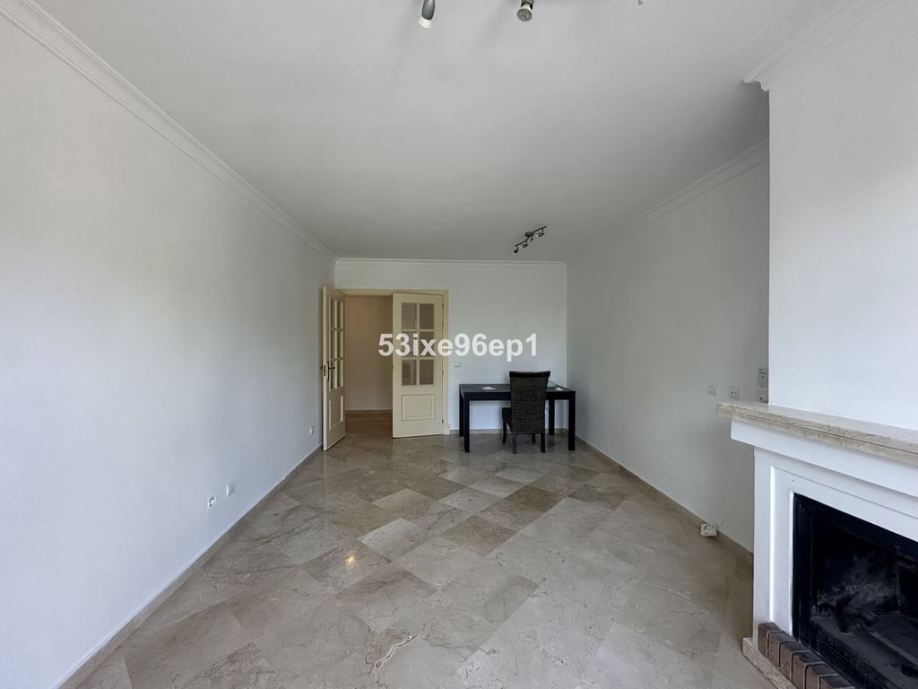 Apartment in Casares - Image 2