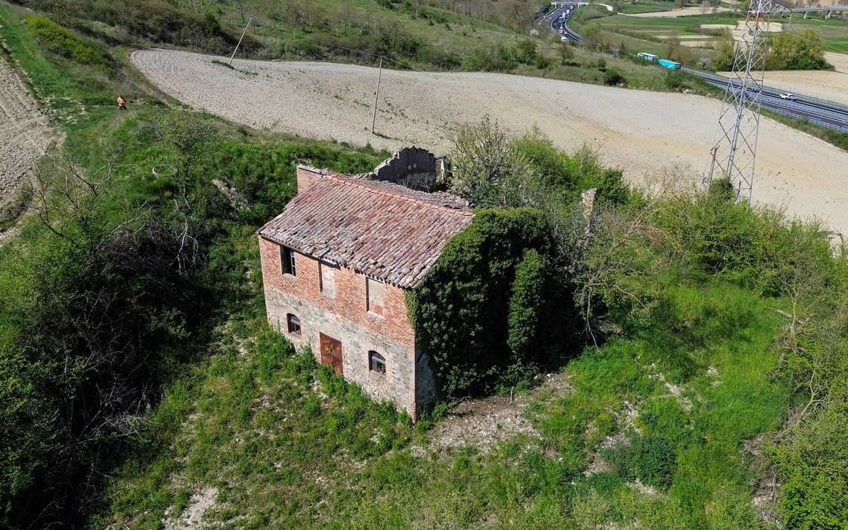 House in Fabro - Image 2