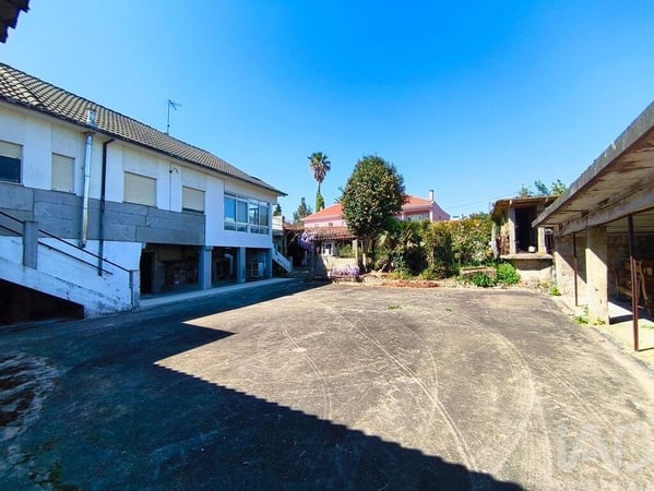 House in Alvaraes - view 1