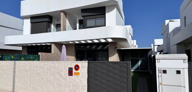 House in Los Montesinos - view 1