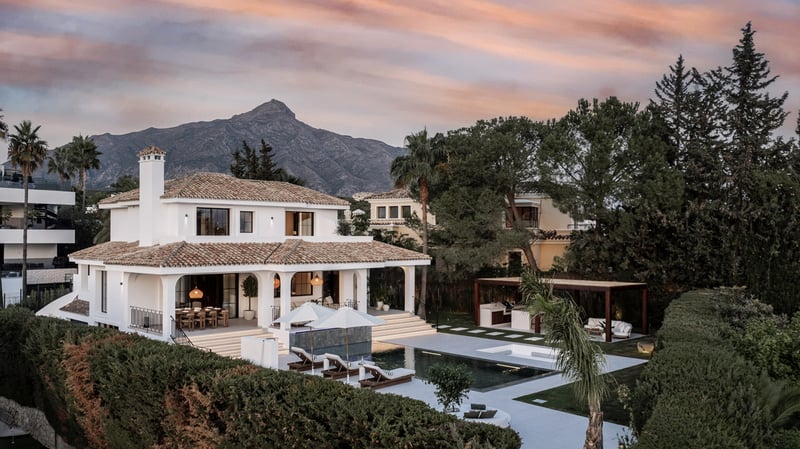 Villa in Nueva Andalucia - view 1