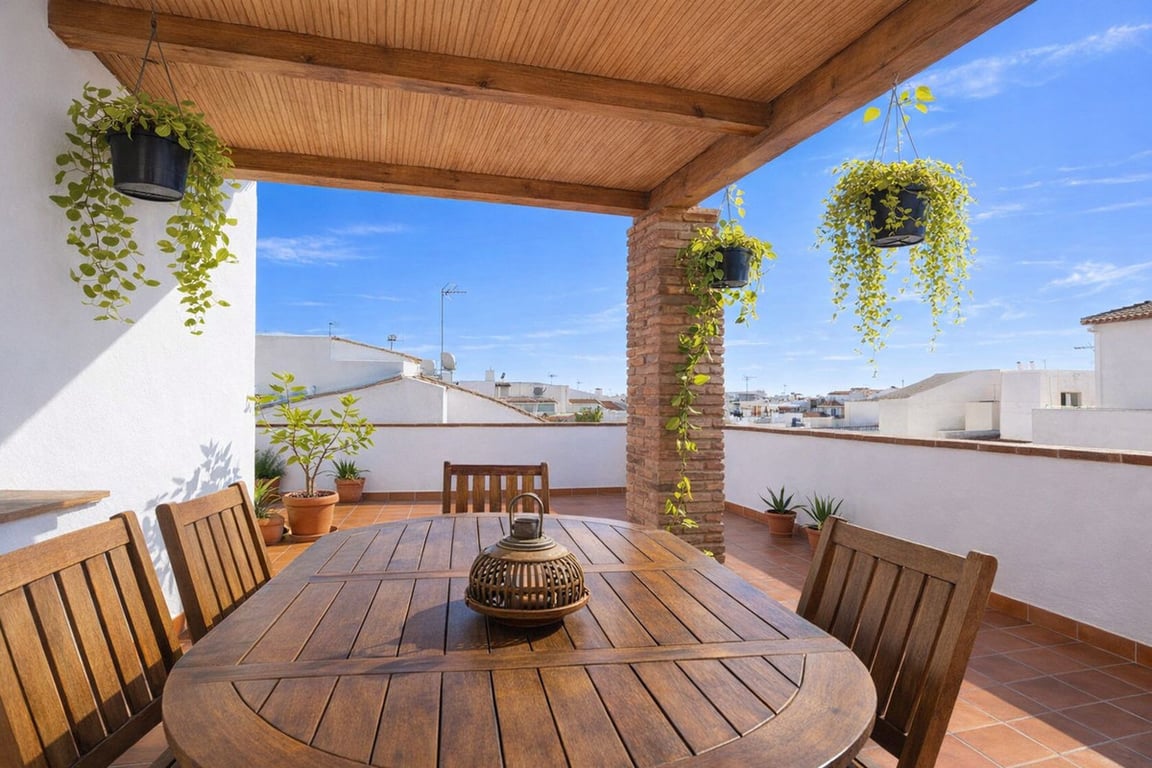 House in Estepona - Image 3