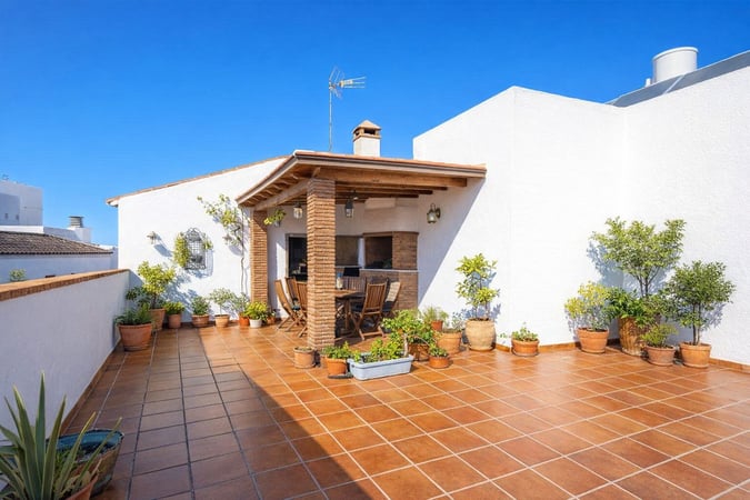 House in Estepona - view 1