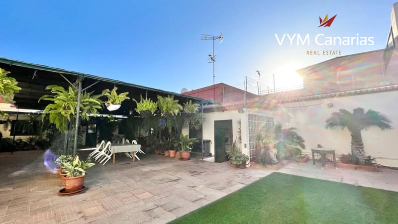 Villa in San Isidro - view 1