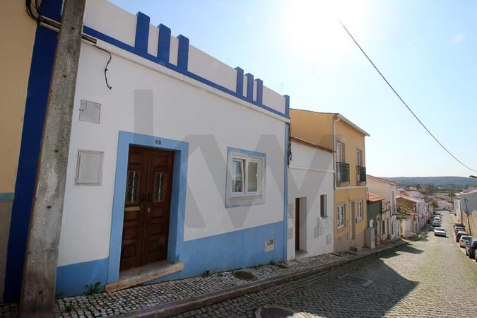 Villa in Alfena - view 1