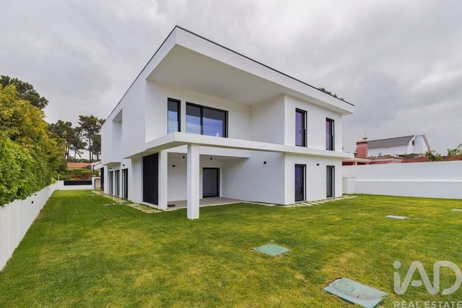 House in Corroios - view 1