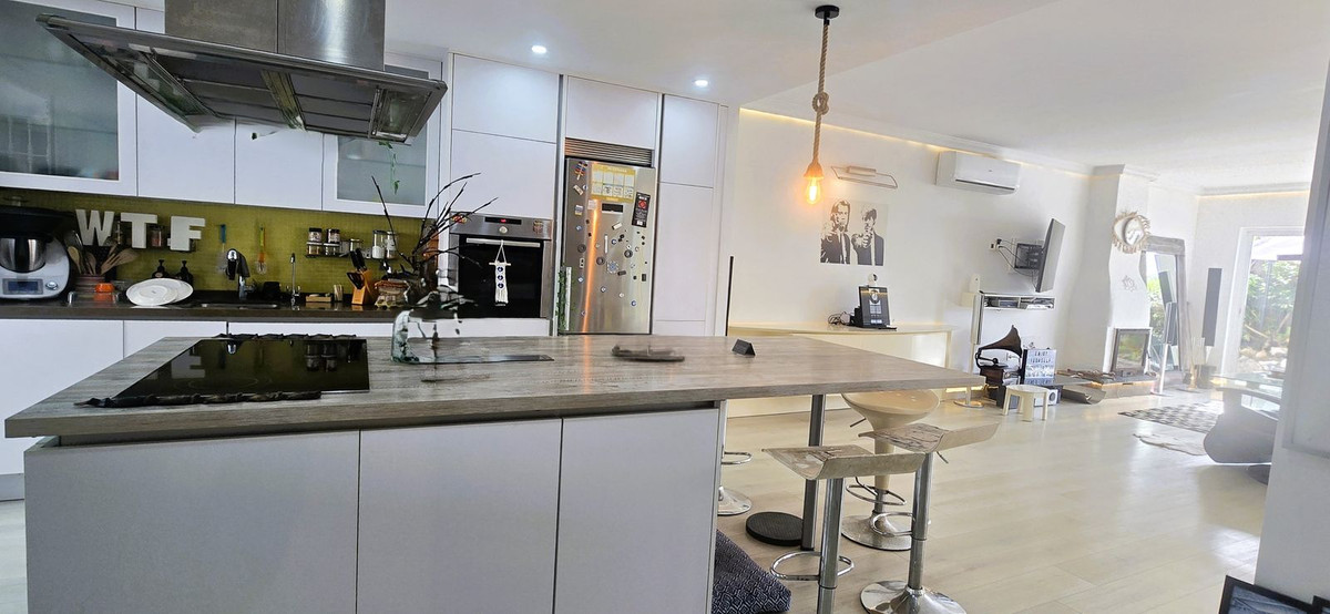 Villa in Las Chapas - Image 2