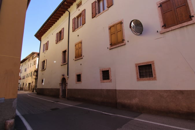 House in Dro - view 1