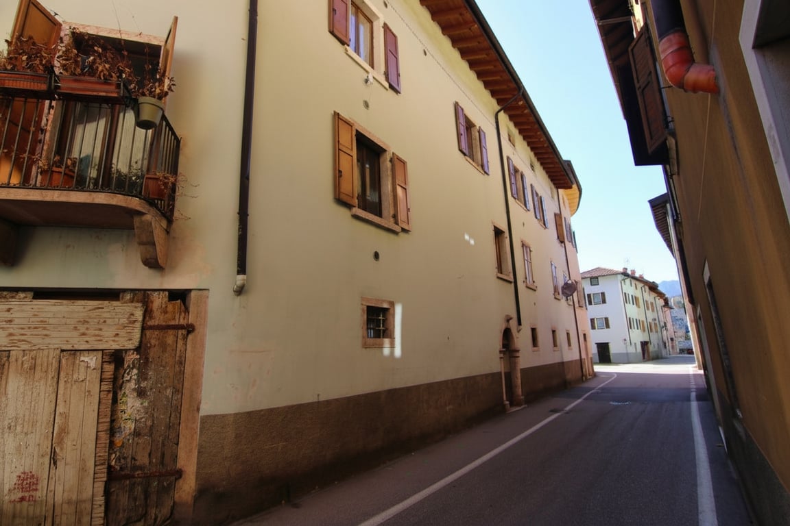 House in Dro - Image 3