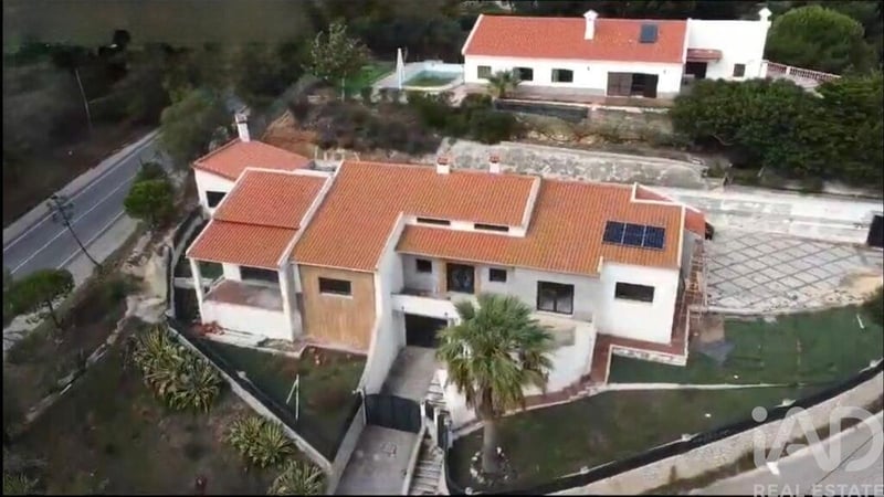 House in Palmela - view 1