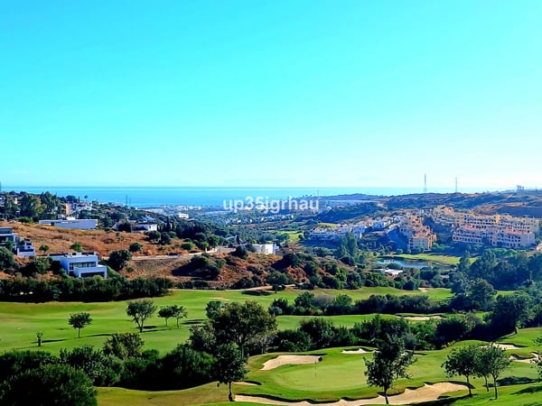 Penthouse in Estepona - view 1