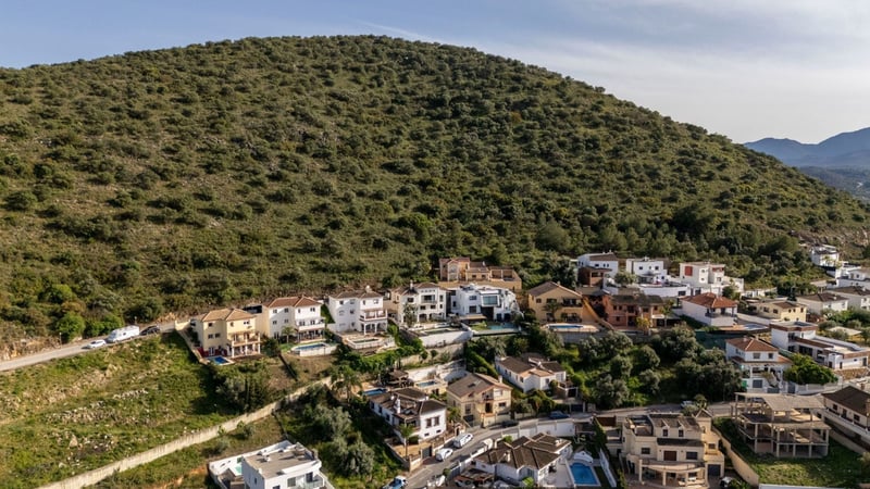 Villa in Coin - view 1