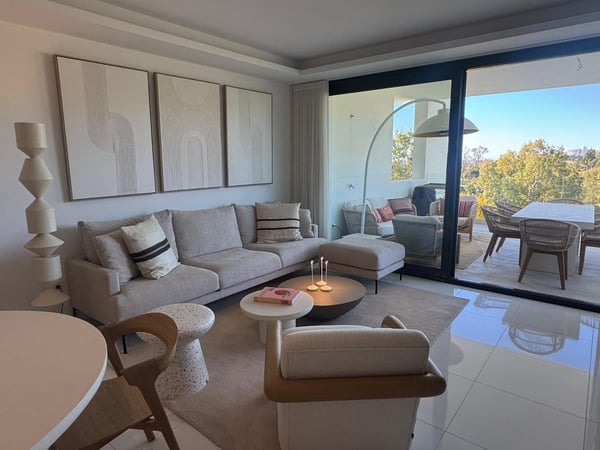 Apartment in Benahavis - view 1