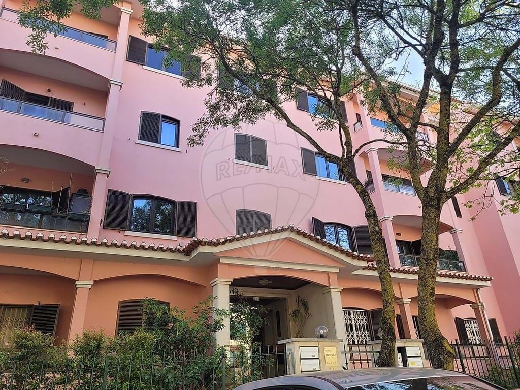 Apartment in Cascais - Image 2