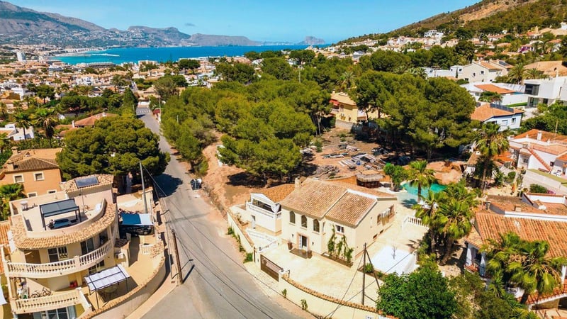 Villa in L'Albir - view 1