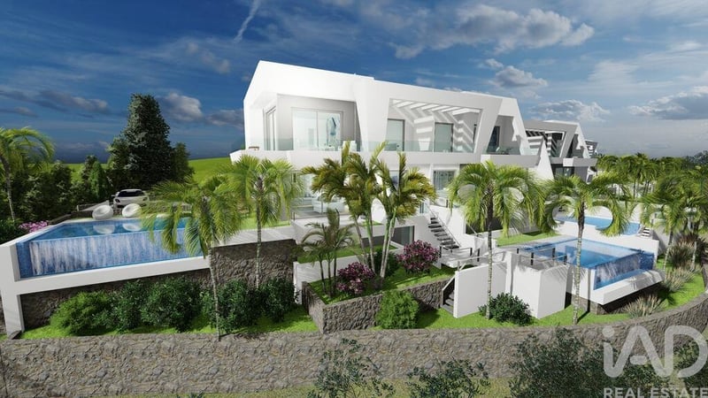 Land in Faro - view 1