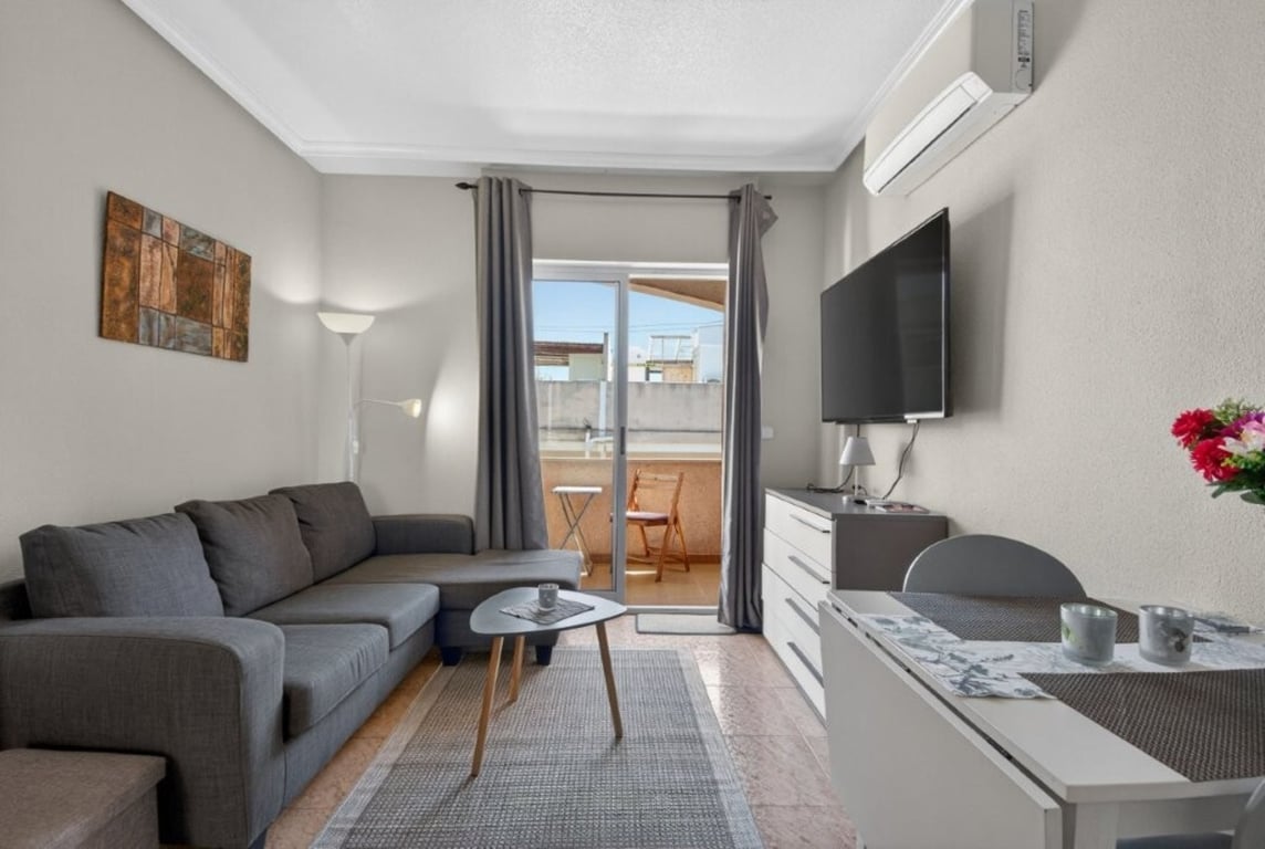 Penthouse in Torrevieja - Image 2