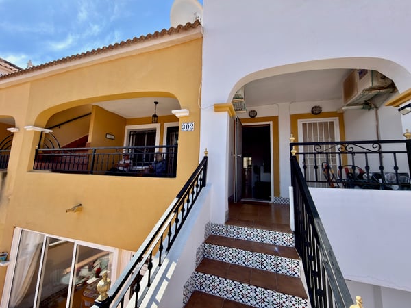 Apartment in Los Montesinos - view 1