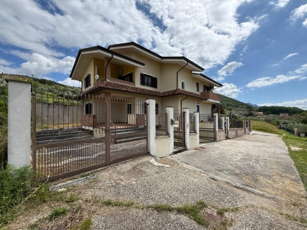 Apartment in Colfelice - view 1