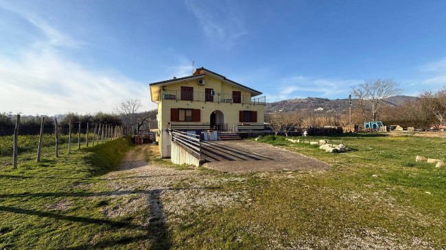 Apartment in Colfelice - view 1