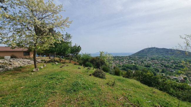 House in Sezze - view 1