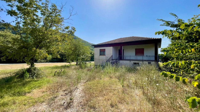 House in Arce - view 1