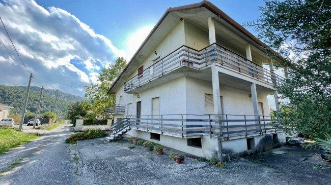 House in Arce - view 1