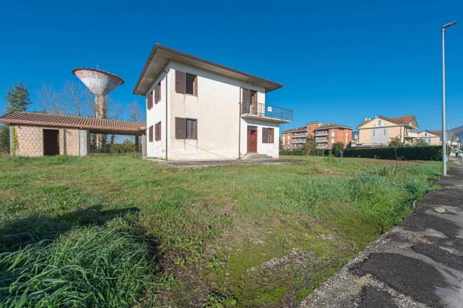 House in Roccasecca - view 1